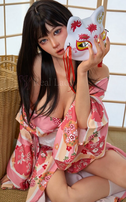 Kagura, sacerdotisa divina • SiliconGirls
