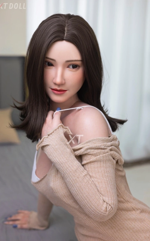 Charlie Bennett, leal e complacente • SiliconGirls
