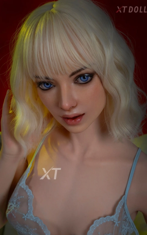 Daphne Fashion, belleza escultural • SiliconGirls