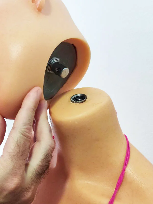 Tornillo vástago pivotante cabeza sex doll - Imagen 4