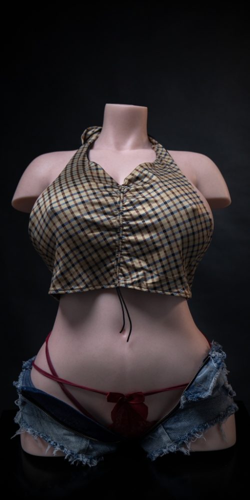 torso aubrey love nestle 01