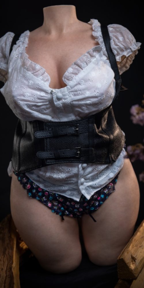 torso medium olivia fair love nestle 01